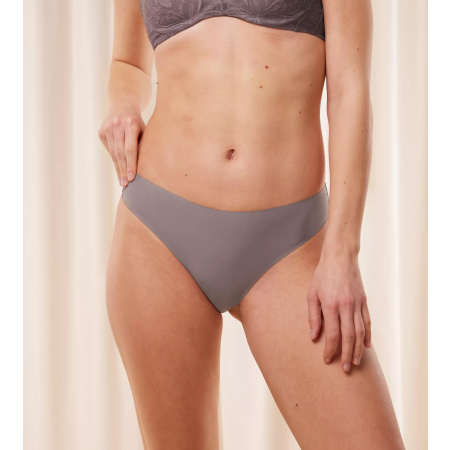 Majtki Triumph Body Make-Up Illusion Lace Highleg Tai